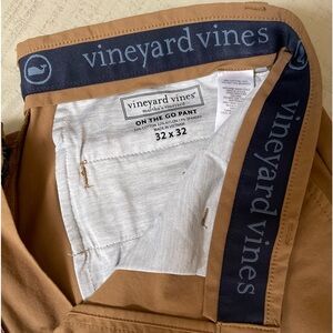 Mens Vineyard Vine ON THE GO PANTS, excellent condition worn once. Size 32x32